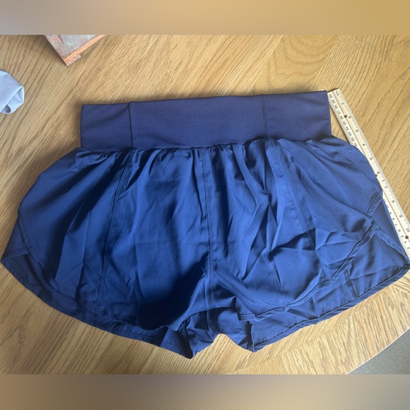 Athletic Shorts, Women 2 Inch; Navy color Medium zipper Pocket Lightweight. NWOT - Picture 4 of 4